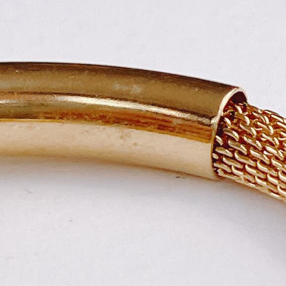 Vintage Avon Gold Tone Mesh Bracelet 1980s Signed Foldover Clasp Classic - Picture 9 of 13